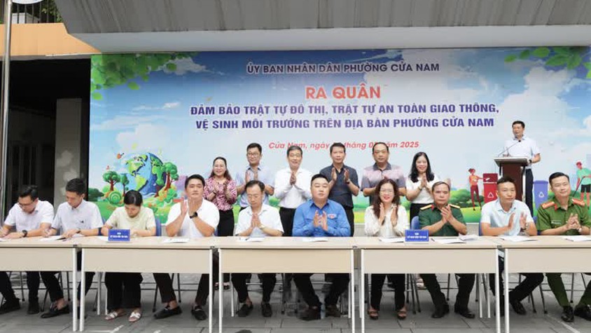 Phường Cửa Nam ra quân đảm bảo trật tự đô thị, vệ sinh môi trường