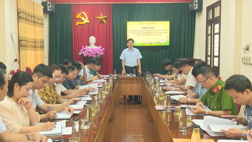        BCH Đảng bộ xã đóng góp ý kiến vào dự thảo văn kiện trình Đại hội đại biểu Đảng bộ xã nhiệm kỳ 2025-2030 