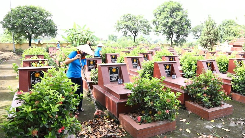 MTTQ xã Sơn Đồng và các tổ chức thành viên tổng vệ sinh, dọn dẹp, làm đẹp nghĩa trang liệt sĩ
