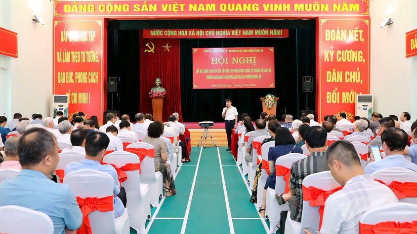 Phường Nghĩa Đô: Gặp mặt các đồng chí Bí thư Chi bộ, Tổ trưởng Tổ dân phố, Trưởng ban Công tác mặt trận khu dân cư.