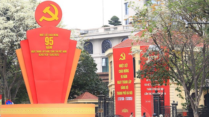 Công bố toàn văn dự thảo Báo cáo chính trị Đại hội đại biểu lần thứ XVIII Đảng bộ thành phố Hà Nội để lấy ý kiến đóng góp
