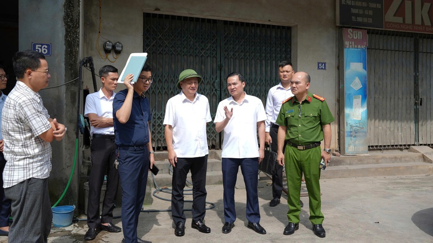 Lãnh đạo xã Thanh Oai kiểm tra và đôn đốc tiến độ công tác giải phóng mặt bằng các dự án đầu tư công