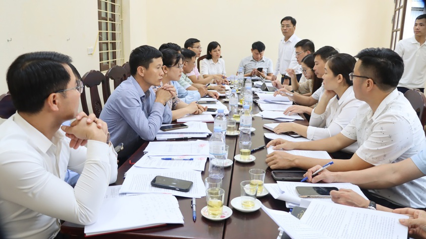 Thường trực HĐND xã thẩm tra các báo cáo, tờ trình và dự thảo Nghị quyết chuẩn bị cho kỳ họp chuyên đề ( Kỳ họp thứ hai) HĐND xã khoá XXII, nhiệm kỳ 2021 - 2026