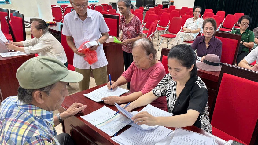 PHƯỜNG BA ĐÌNH TRIỂN KHAI TIẾP NHẬN HỒ SƠ TRỢ CẤP HƯU TRÍ XÃ HỘI THEO NGHỊ ĐỊNH 176/2025/NĐ-CP – CHỦ ĐỘNG, KỊP THỜI, VÌ QUYỀN LỢI NGƯỜI CAO TUỔI