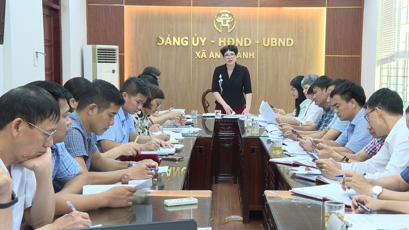 Hội nghị nghe báo cáo công tác chuẩn bị, trang trí tuyên tuyền, tổ chức phục vụ Đại hội Đảng bộ xã nhiệm kỳ 2025 - 2030