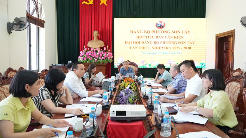 Phiên họp thứ 3 Tiểu ban Văn kiện Đại hội Đảng bộ phường Sơn Tây