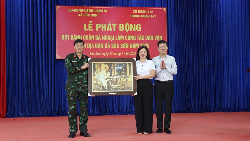 TÌNH QUÂN DÂN THẮM ĐƯỢM TRONG ĐỢT HÀNH QUÂN DÃ NGOẠI LÀM CÔNG TÁC DÂN VẬN TẠI XÃ SÓC SƠN
