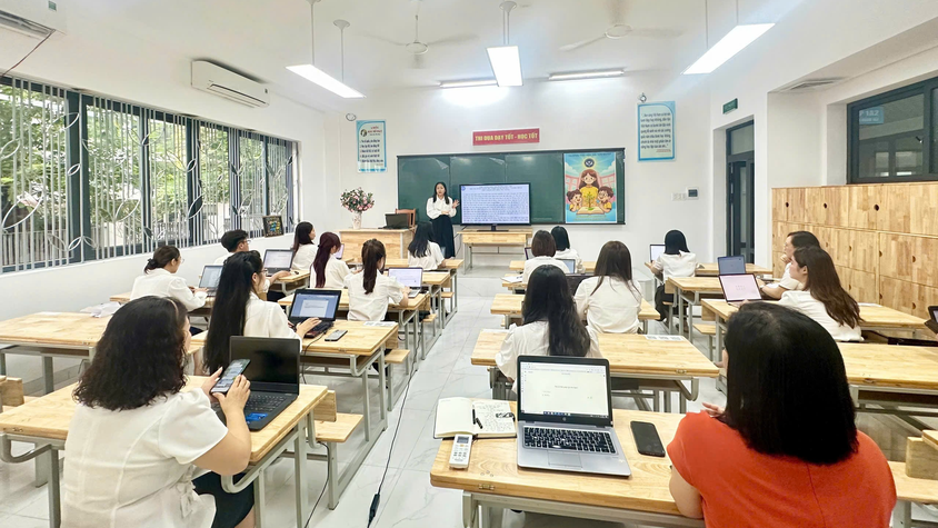 TRƯỜNG TIỂU HỌC HẠ YÊN QUYẾT TỔ CHỨC TẬP HUẤN VỀ CÔNG NGHỆ THÔNG TIN VÀ TRÍ TUỆ NHÂN TẠO