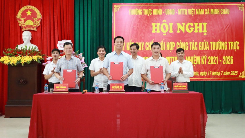 HĐND xã Minh Châu công bố Quyết định thành lập Tổ đại biểu và ký kết chương trình phối hợp công tác năm 2025