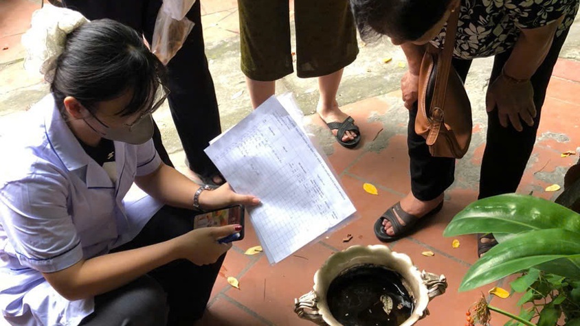 TRẠM Y TẾ PHƯỜNG BA ĐÌNH TỔ CHỨC GIÁM SÁT Ổ DỊCH SỐT XUẤT HUYẾT TẠI NGÕ 92 PHỐ CỬA BẮC