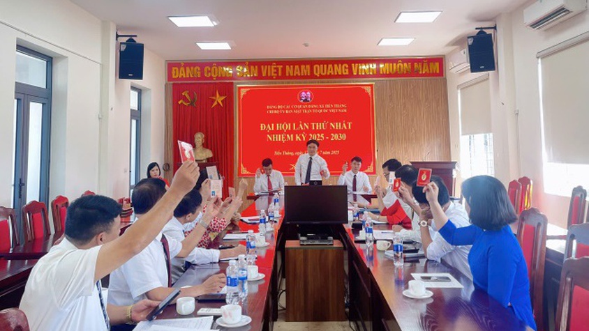 
CHI BỘ CƠ QUAN UỶ BAN MTTQ VIỆT NAM XÃ TIẾN THẮNG TỔ CHỨC THÀNH CÔNG ĐẠI HỘI LẦN THỨ NHẤT, NHIỆM KỲ 2025–2030.
