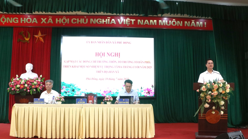 UBND xã Phù Đổng tổ chức Hội nghị giao ban với các đồng chí Trưởng thôn, Tổ trưởng TDP