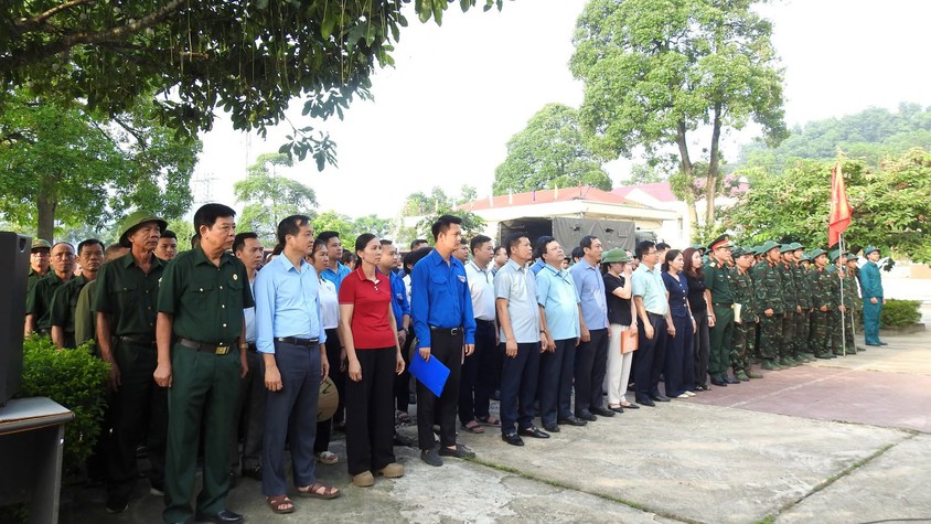 NHIỀU HOẠT ĐỘNG THIẾT THỰC ĐƯỢC TRIỂN KHAI TRONG CHƯƠNG TRÌNH HÀNH QUÂN DÃ NGOẠI GIỮA XÃ TRUNG GIÃ VÀ LỮ ĐOÀN 86