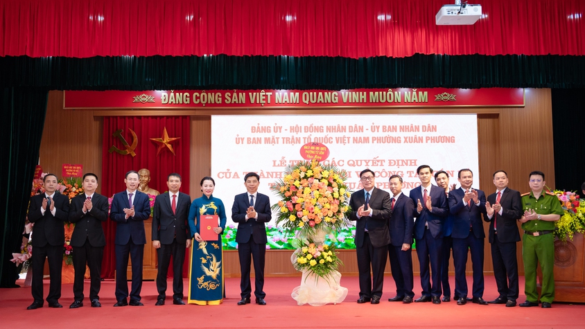Hà Nội trao quyết định nhân sự, phường Xuân Phương sẵn sàng vận hành chính quyền mới