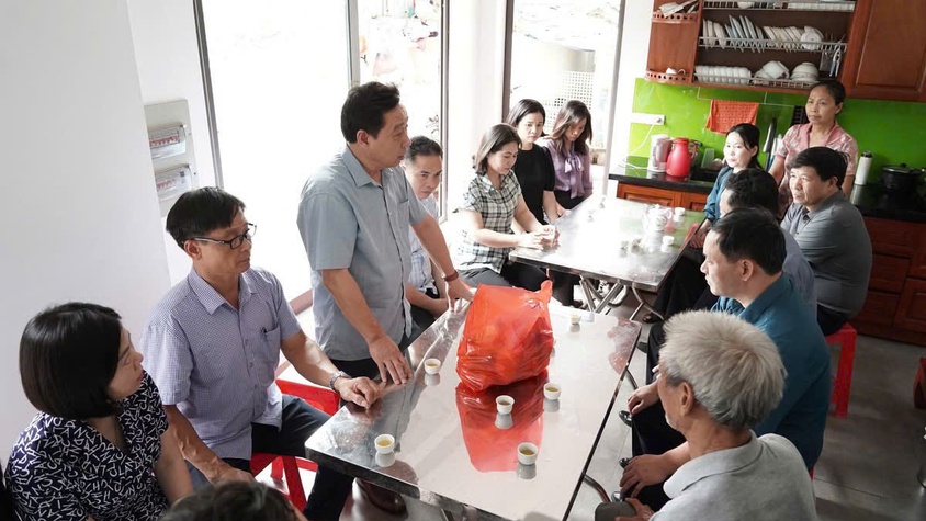 Xã Thường Tín thăm hỏi động viên, chia sẻ với thân nhân người bị tử vong do vụ tàu du lịch đắm trên Vịnh Hạ Long