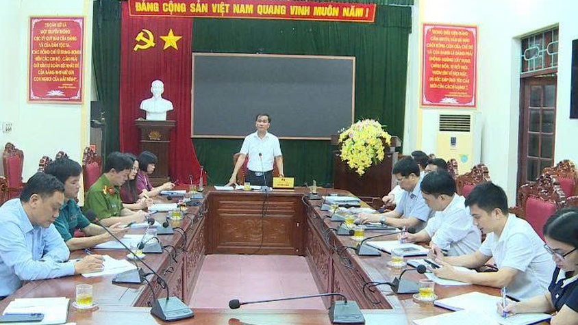 Thường trực Đảng ủy xã Phúc Lộc tổ chức họp nghe công tác triển khai thực hiện việc phòng, chống cơn bão số 3