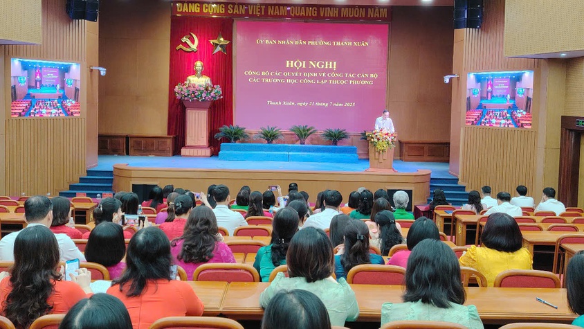 Phường Thanh Xuân tổ chức Hội nghị công bố các quyết định về công tác cán bộ các trường học công lập thuộc phường