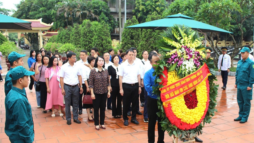 PHƯỜNG VĨNH TUY TỔ CHỨC LỄ DÂNG HƯƠNG NHÂN KỶ NIỆM 78 NĂM NGÀY THƯƠNG BINH LIỆT SĨ (27/71947-27/7/2025)