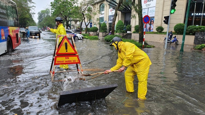Phường Xuân Đỉnh: Chủ động triển khai các biện pháp ứng phó bão số 3 (Wipha)