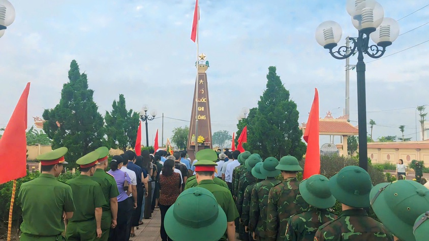 Xã Hồng Sơn dâng hương tưởng niệm các Anh hùng liệt sỹ nhân Kỷ niệm 78 năm Ngày Thương binh - Liệt sỹ 27/7