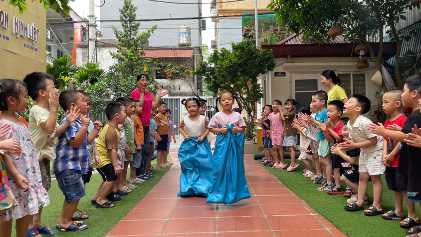 HOẠT ĐỘNG GIAO LƯU TRẢI NGHIỆM “TRẠI HÈ VUI VẺ” CỦA CÁC BÉ TRƯỜNG MẦM NON THỊNH LIỆT