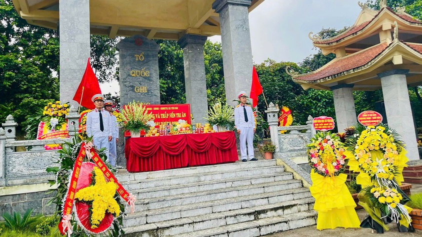XÃ YÊN BÀI TỔ CHỨC LỄ DÂNG HƯƠNG, THẮP NẾN TRI ÂN CÁC ANH HÙNG LIỆT SĨ NHÂN KỶ NIỆM 78 NĂM NGÀY THƯƠNG BINH - LIỆT SĨ (27/7/1947 – 27/7/2025)
