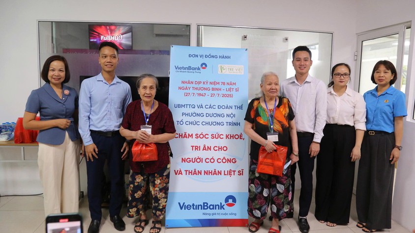 UBMTTQ phường Dương Nội tổ chức khám bệnh, tư vấn sức khỏe và phát thuốc miễn phí cho thân nhân gia đình chính sách