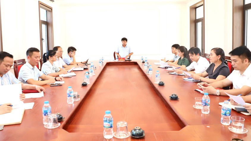  HỌP TIỂU BAN TUYÊN TRUYỀN PHỤC VỤ ĐẠI HỘI ĐẢNG BỘ XÃ YÊN XUÂN