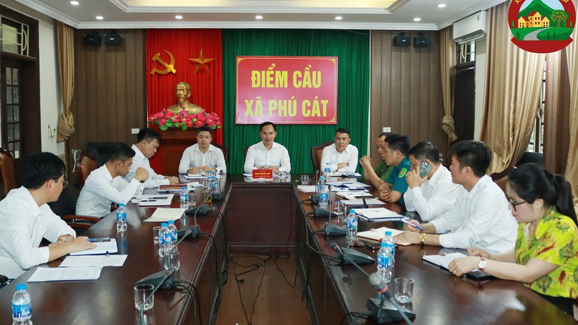 UBND xã Phú Cát tổ chức hội nghị tập thể kiểm điểm công tác tháng 7, triển khai nhiệm vụ công tác tháng 8/2025