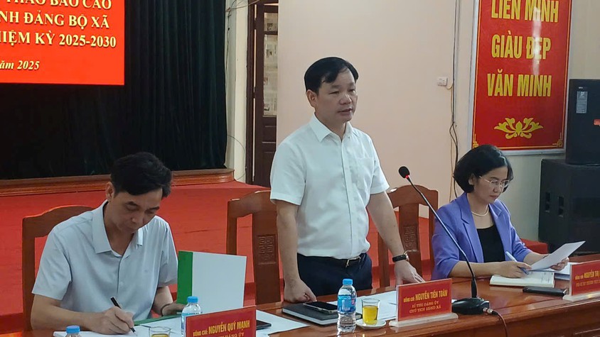 lấy ý  kiến vào dự thảo Báo cáo chính trị của BCH Đảng bộ xã Liên Minh lần thứ I, nhiệm kỳ 2025-2030