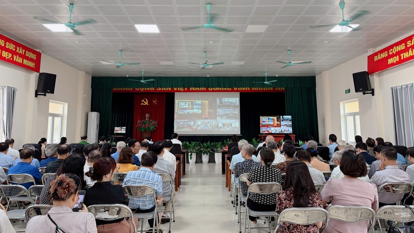 Hơn 200 cử tri phường Tương Mai dự hội nghị trực tuyến đại biểu Quốc hội thành phố Hà Nội - Đơn vị bầu cử số 4 tiếp xúc với cử tri sau kỳ họp thứ 9, Quốc hội khóa XV.