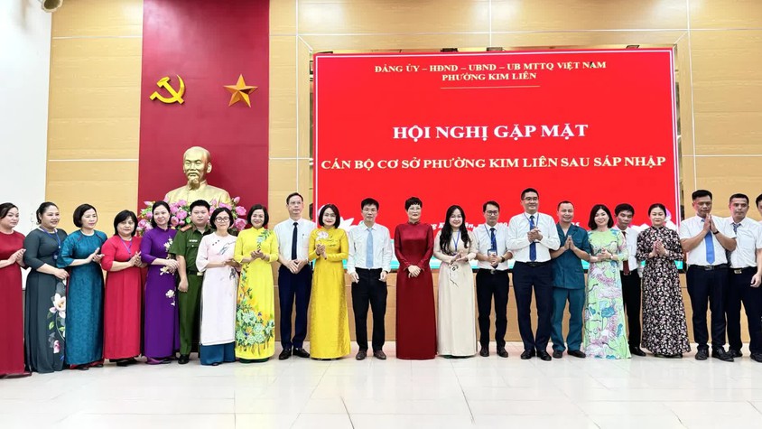 Phường Kim Liên gặp mặt 250 cán bộ cơ sở sau sáp nhập