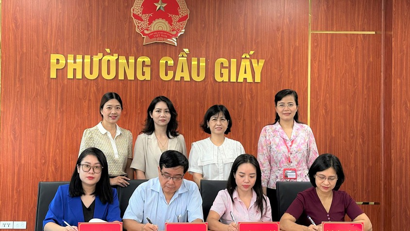 UBND phường Cầu Giấy làm việc với Ngân hàng Chính sách Xã hội Thành phố về thực hiện nhiệm vụ trên địa bàn phường 6 tháng cuối năm 2025