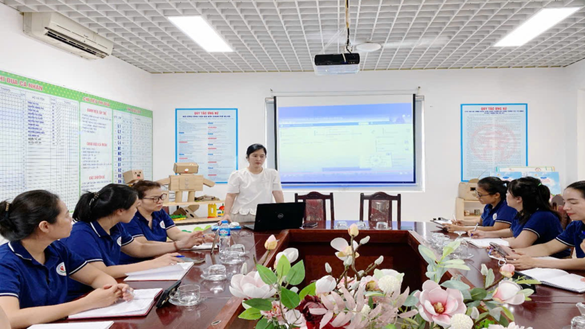 TRƯỜNG MẦM NON HOA MAI: THAM GIA TẬP HUẤN PHẦN MỀM HỒ SƠ PHIÊN BẢN NÂNG CẤP BẮT NHỊP CÔNG NGHỆ, ĐỔI MỚI QUẢN LÝ GIÁO DỤC