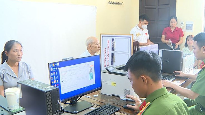 Phúc Thọ triển khai đồng bộ công tác cấp đổi Thẻ đảng viên đảm bảo tiến độ, chất lượng