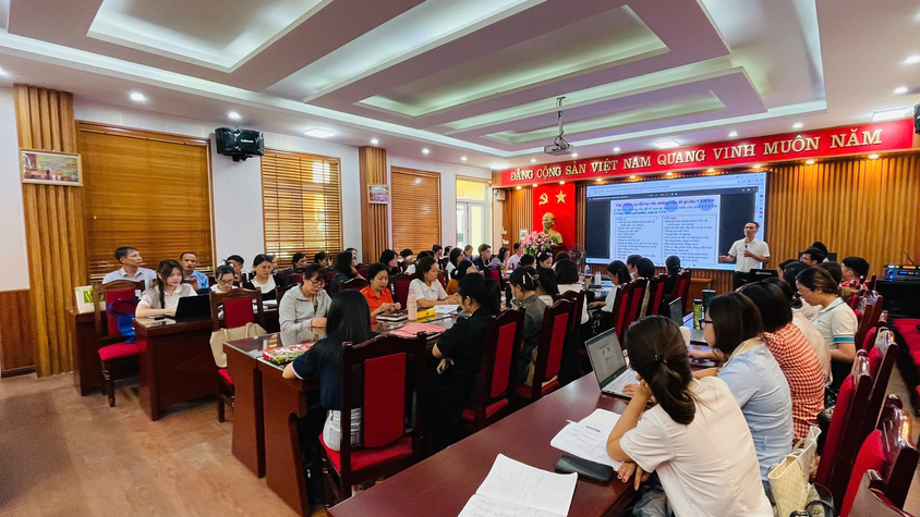 GIÁO VIÊN THCS YÊN SỞ THAM GIA TẬP HUẤN CHƯƠNG TRÌNH TRUYỀN THÔNG, GIÁO DỤC CHĂM SÓC SỨC KHỎE SINH SẢN VỊ THÀNH NIÊN, THANH NIÊN