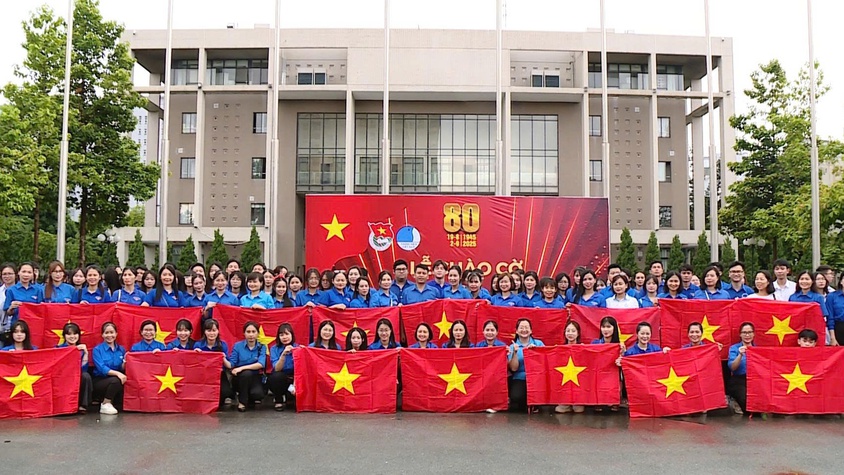 Tuổi trẻ phường Hà Đông tổ chức Lễ chào cờ “Tôi yêu Tổ quốc tôi”