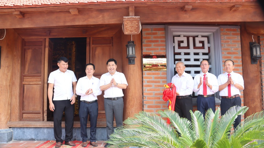 Xã Đại Xuyên tổ chức Lễ gắn biển Đình làng Cổ Chế, công trình Chào mừng kỷ niệm 80 năm Cách mạng tháng 8 thành công và Quốc khánh nước Cộng hoà xã hội chủ nghĩa Việt Nam ( 2/9/1945 - 2/9/2025).
