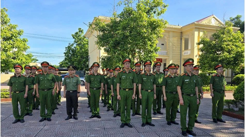 Công an xã Hương Sơn: Xây dựng lực lượng Công an nhân dân trong sạch, vững mạnh, chính quy, tinh nhuệ, hiện đại.