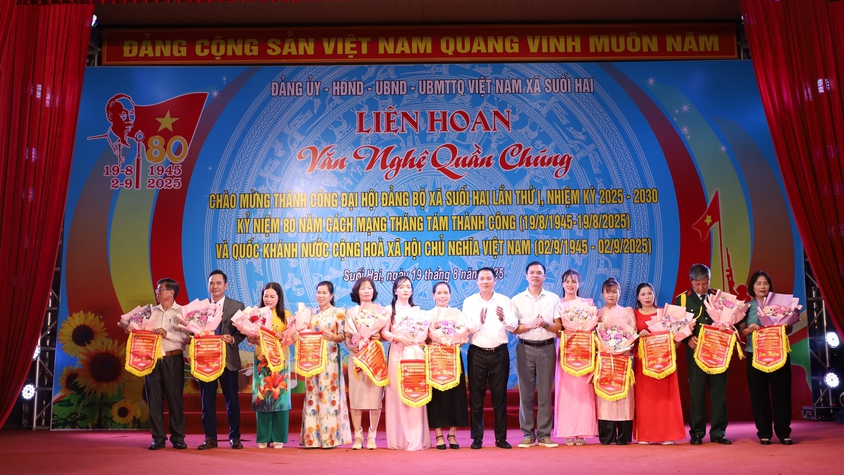 Liên hoan văn nghệ quần chúng chào mừng thành công Đại hội Đảng bộ xã lần thứ I, nhiệm kỳ 2025 – 2030; kỷ niệm 80 năm Cách mạng Tháng Tám và Quốc khánh 2/9