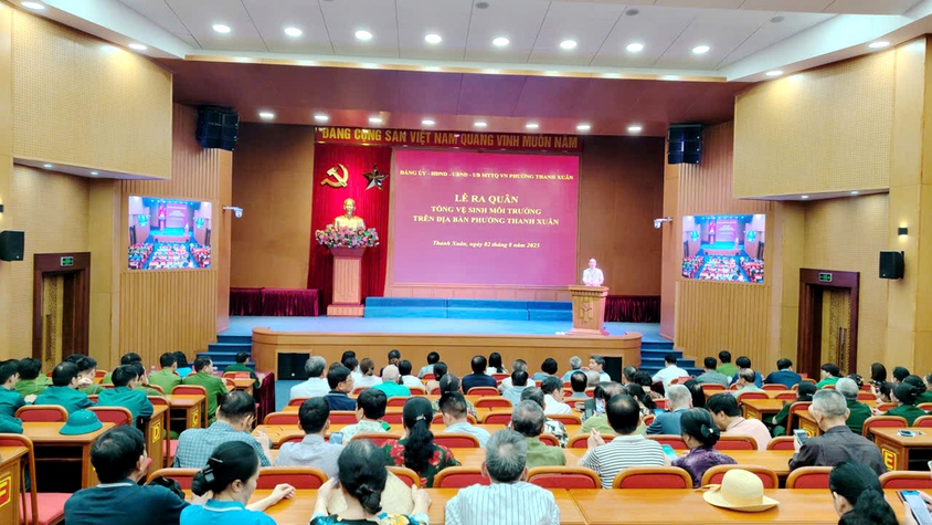 Phường Thanh Xuân ra quân tổng vệ sinh môi trường chào mừng kỷ niệm 80 năm Cách mạng tháng Tám và Quốc khánh 2-9