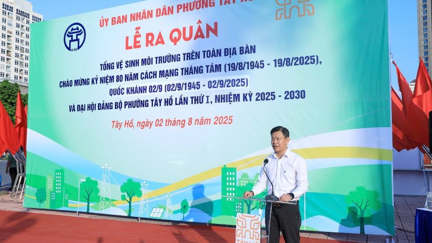 Phường Tây Hồ ra quân tổng vệ sinh môi trường