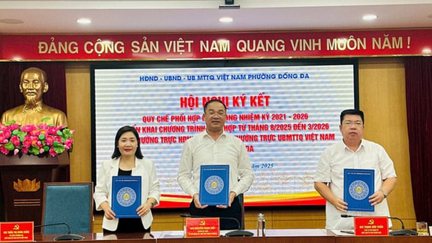 Thường trực HĐND, UBND, Ủy ban MTTQ Việt Nam phường Đống Đa ký kết phối hợp công tác
