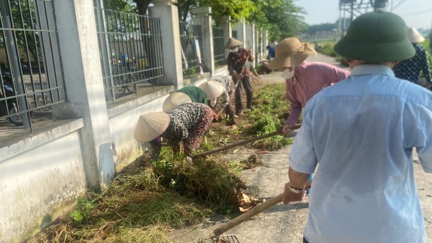 XÃ YÊN LÃNG DUY TRÌ THƯỜNG XUYÊN HOẠT ĐỘNG TỔNG VỆ SINH MÔI TRƯỜNG TẠI CÁC KHU DÂN CƯ