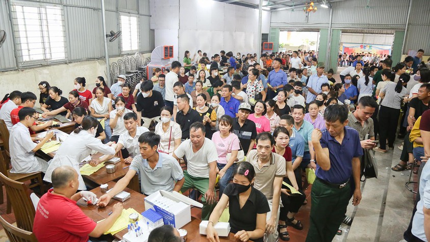 Nhân dân xã Thạch Thất hưởng ứng sôi nổi Ngày hội hiến máu đầu tiên sau sáp nhập