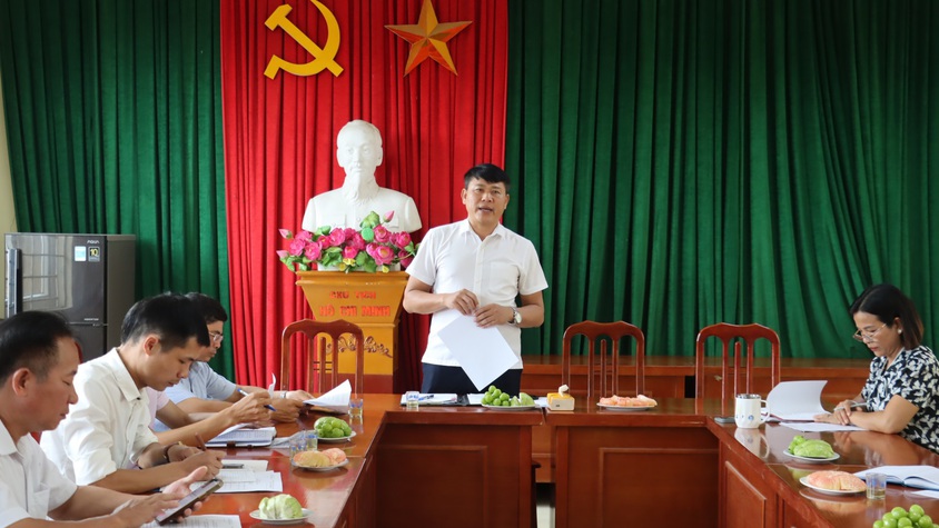 Ban Văn hóa - Xã hội HĐND xã tiếp tục khảo sát công tác chuẩn bị cho năm học mới 2025-2026 tại trường Tiểu học Minh Tân B và trường THCS Quang Lãng
