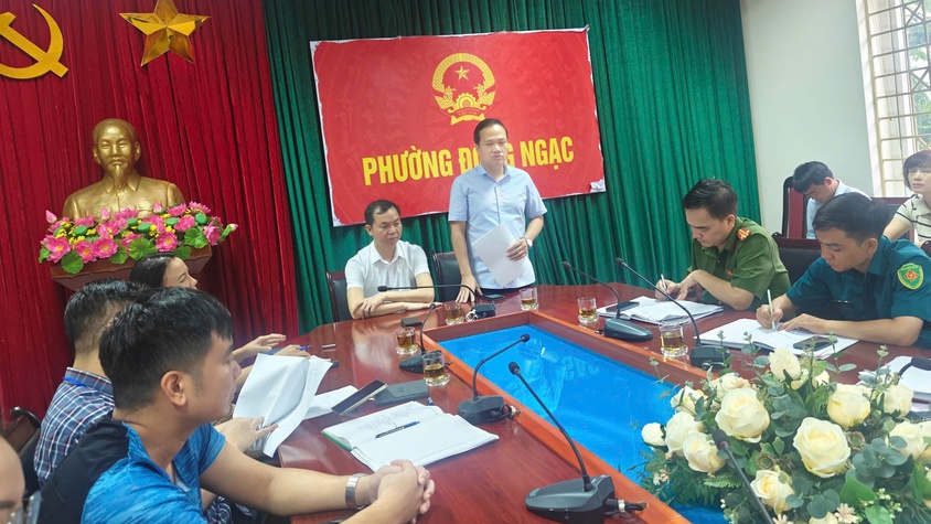 PHƯỜNG ĐÔNG NGẠC KỊP THỜI CỨU TRỢ ĐẢM BẢO ĐỜI SỐNG NHÂN DÂN BỊ NGẬP LỤT DO MƯA TO SAU CƠN BÃO SỐ 5