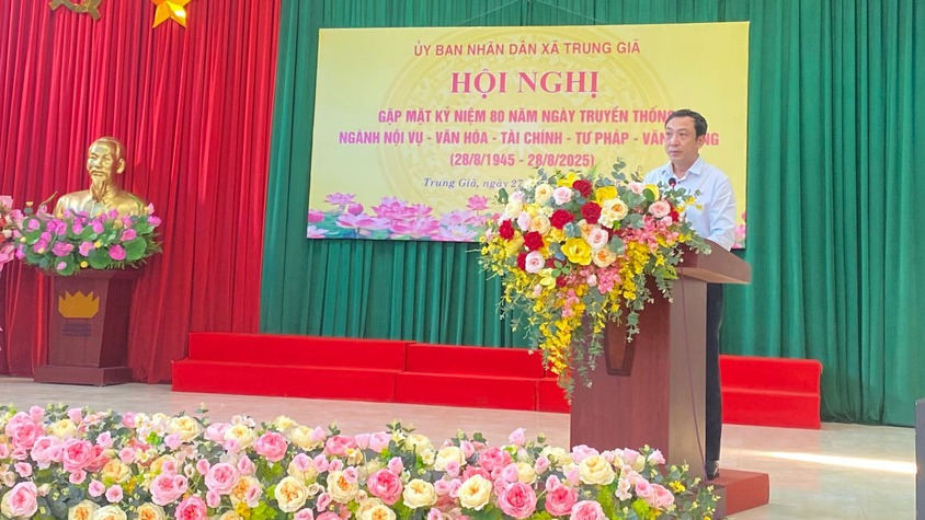 Trung Giã: Gặp mặt kỷ niệm 80 năm ngày truyền thống các ngành