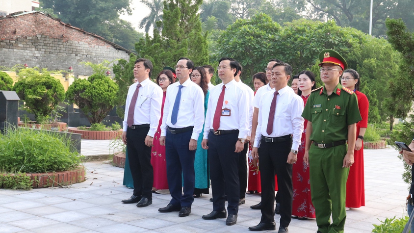 Đảng ủy – HĐND – UBND - Ủy ban MTTQ xã Phú Nghĩa tổ chức Lễ dâng hương tưởng niệm các Anh hùng Liệt sĩ nhân dịp Kỷ niệm 80 năm ngày Quốc khánh Nước cộng hòa xã hội chủ nghĩa Việt Nam