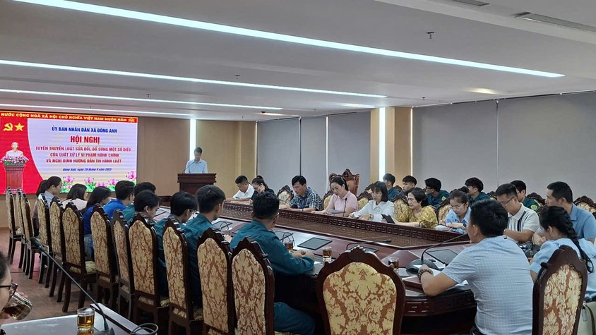 UỶ BAN NHÂN DÂN XÃ ĐÔNG ANH TỔ CHỨC HỘI NGHỊ TUYÊN TRUYỀN LUẬT SỬA ĐỔI, BỔ SUNG MỘT SỐ ĐIỀU CỦA LUẬT XỬ LÝ VI PHẠM HÀNH CHÍNH VÀ NGHỊ ĐỊNH HƯỚNG DẪN THI HÀNH LUẬT